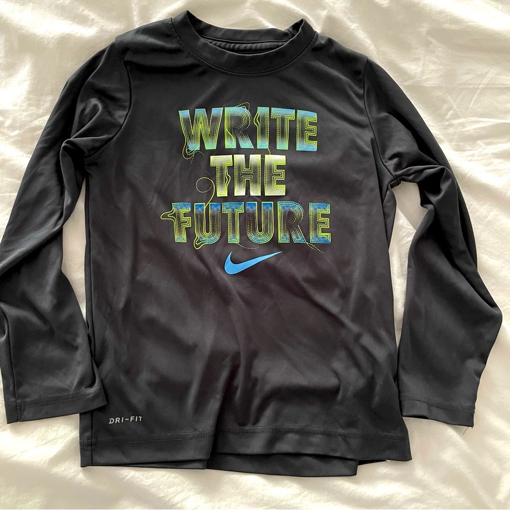Nike little boys boys long sleeve t shirt large 7 (6/7)
